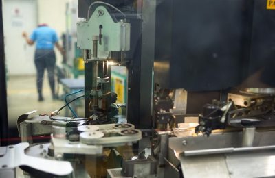Wire harness assembly machine in Fénix production line