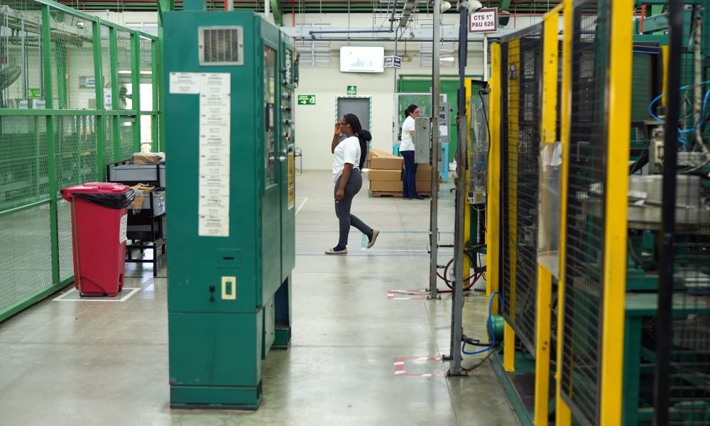 Industrial machine in Fénix's production plant